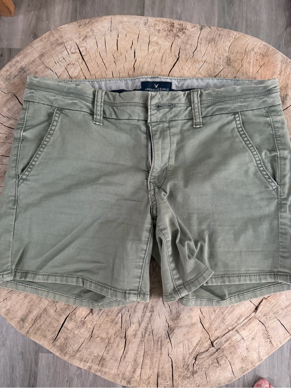 American Eagle Outfitters women’s Green Stretch Chino midi Shorts